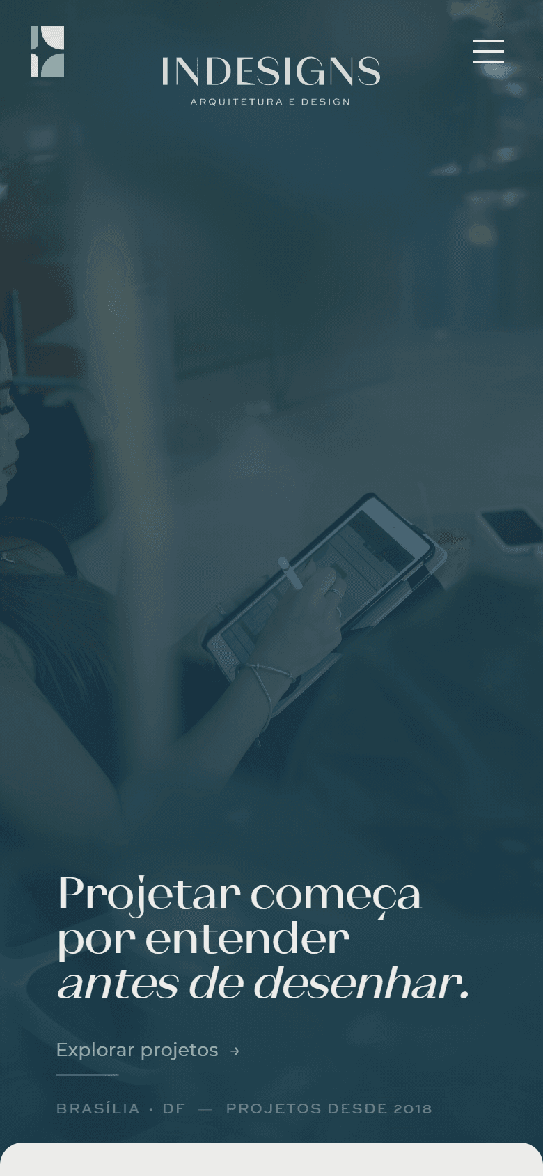 Hero do site da Indesigns em mobile